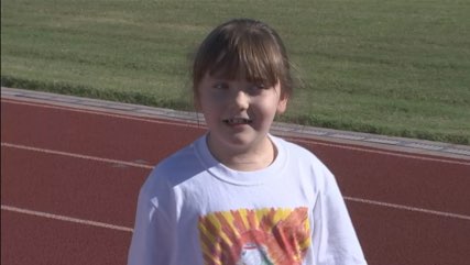 Valley girl finishes Mollen mile with cheerleaders by her side